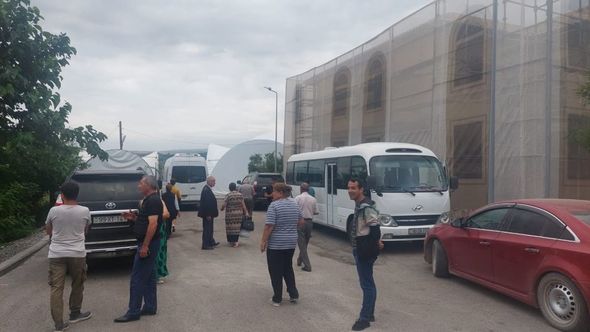 31 ildən sonra bitən həsrət: 19 laçınlı ailə doğma yurduna qovuşdu (FOTO)