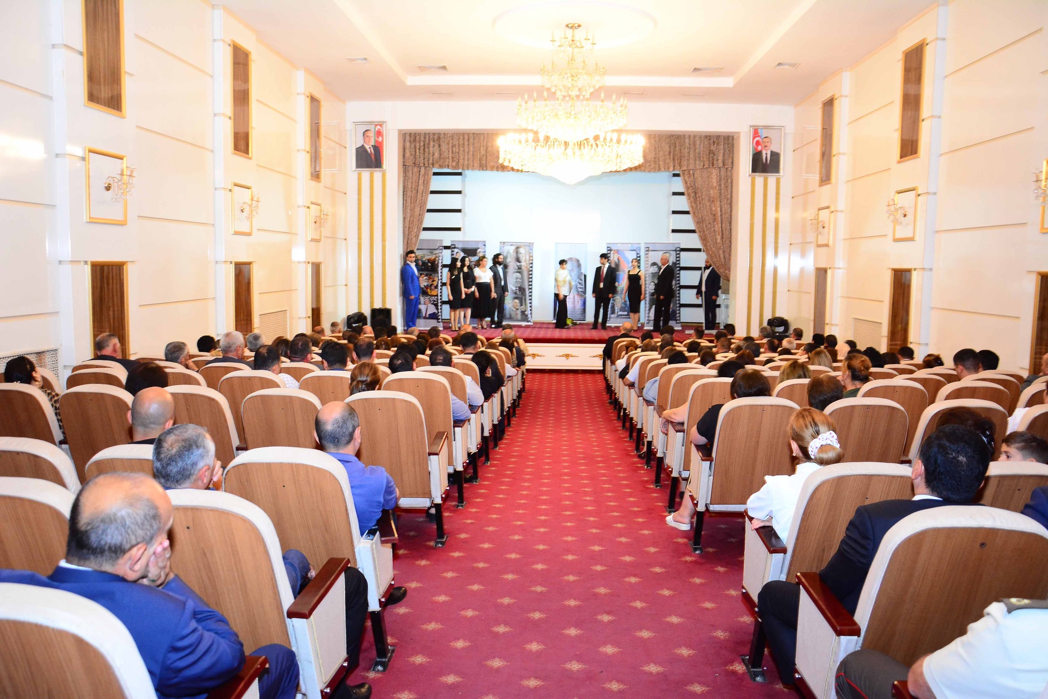 Heydər Əliyevin yubileyi münasibətilə Ağstafada “Nurlu ömrün anları” tamaşası nümayiş etdirilib