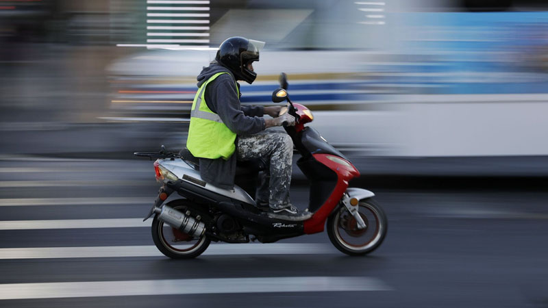 Bakıda moped sürücüsünə görə süni tıxac yaradıldı