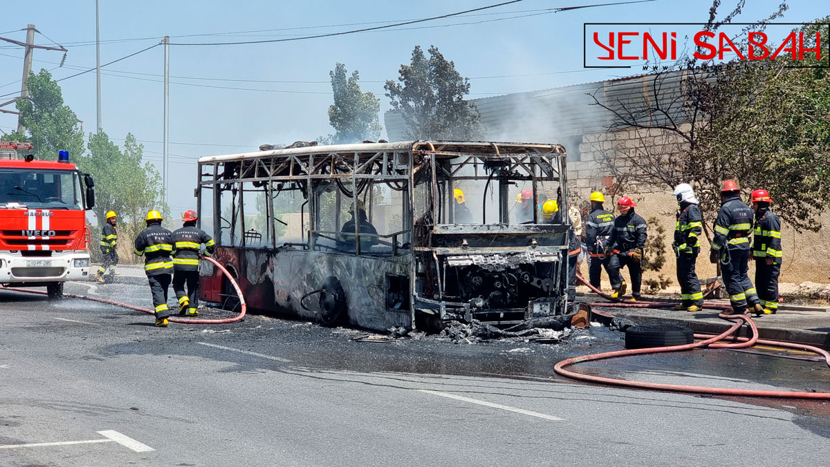 Bakıda avtobus yandı (FOTO/VİDEO)
