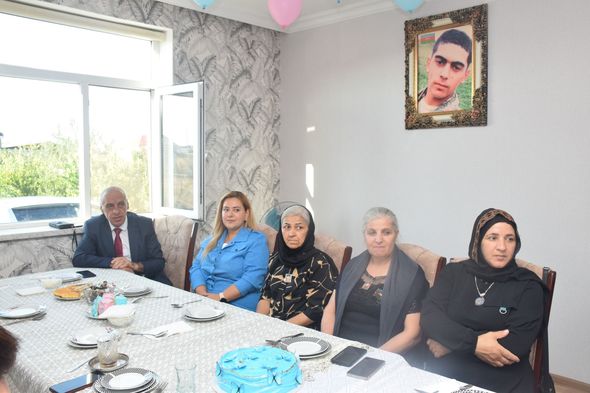 Vətən müharibəsi şəhidinin əkiz bacı-qardaşı dünyaya gəldi (FOTO)