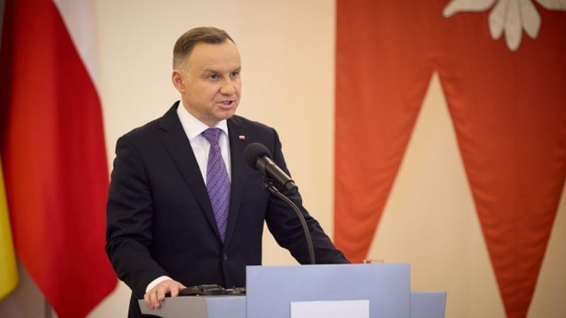 Lukaşenko qəfildən Polşa ilə münasibətləri yaxşılaşdırmaq istədi, Duda cavab verdi