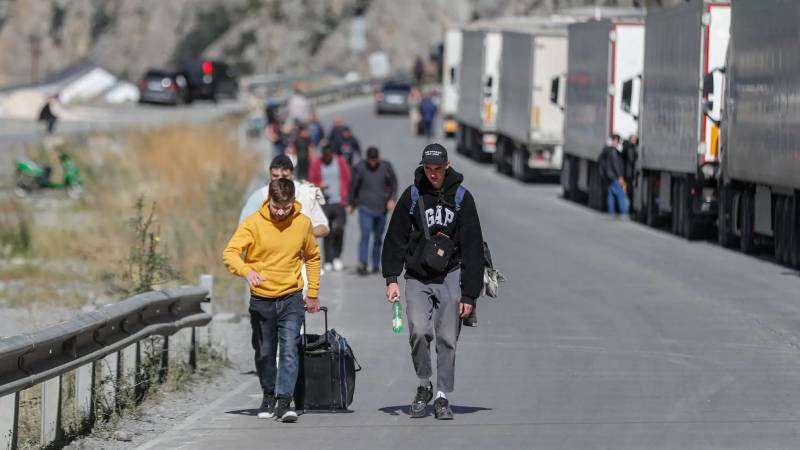 Rusiyalı kişilər Azərbaycana niyə üz tutur? (ŞƏRH)