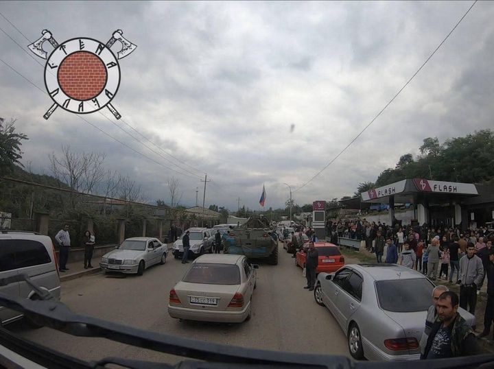 Ordumuz Xocalıda silah-sursat anbarı aşkarladı (FOTO)