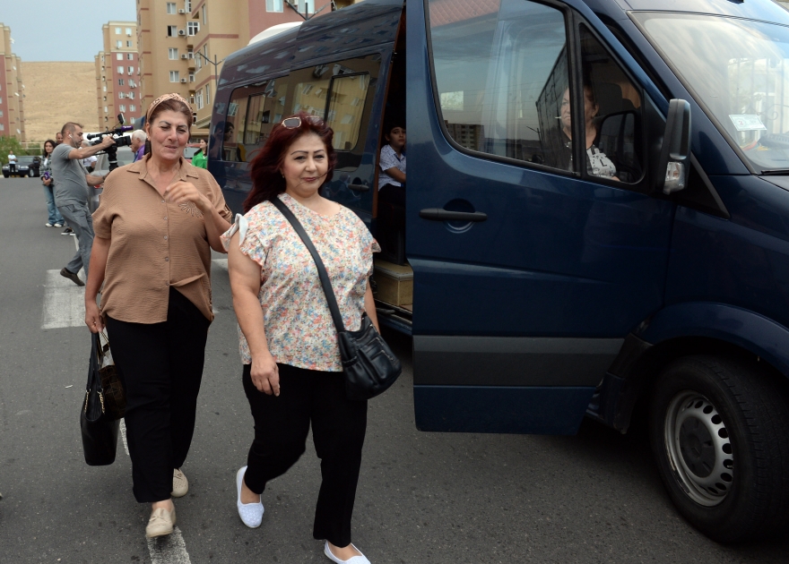 Füzulinin daha 102 sakini doğma yurda yola salındı (FOTOLAR)