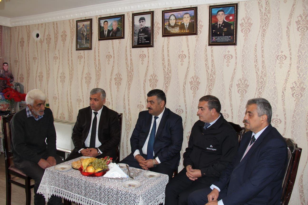 Şəhid ailələri ziyarət olundu (FOTO)