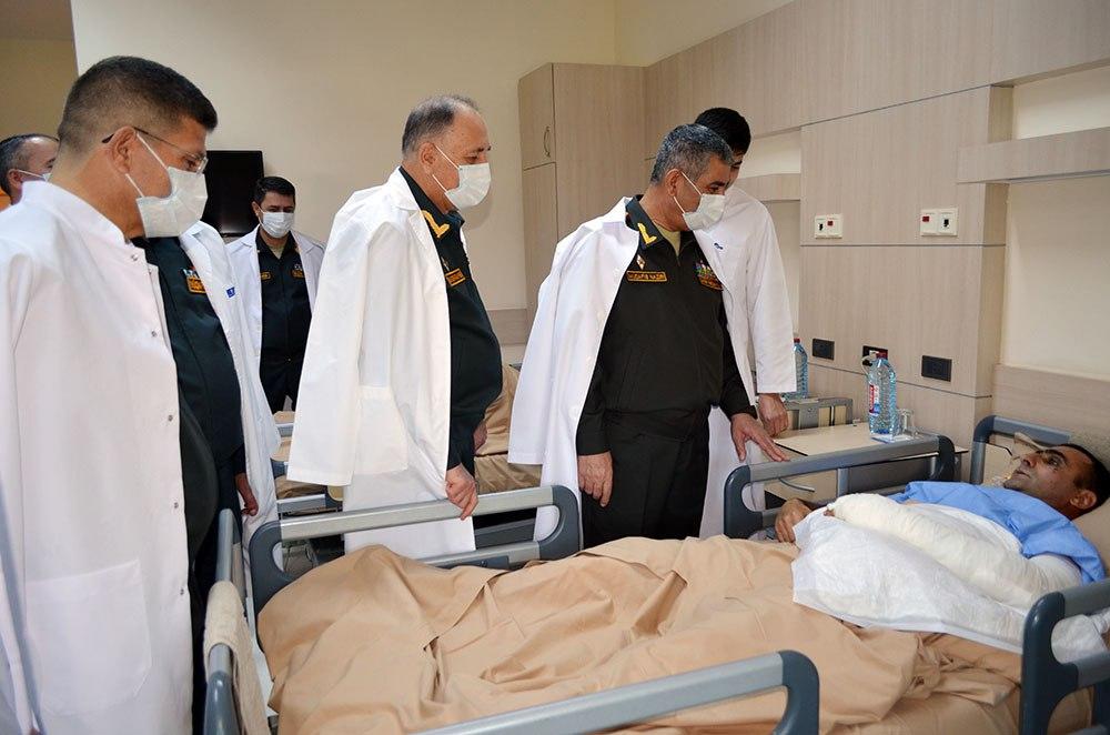 Zakir Həsənov antiterror tədbirləri zamanı yaralanan hərbi qulluqçularla görüşdü (FOTO/VİDEO)