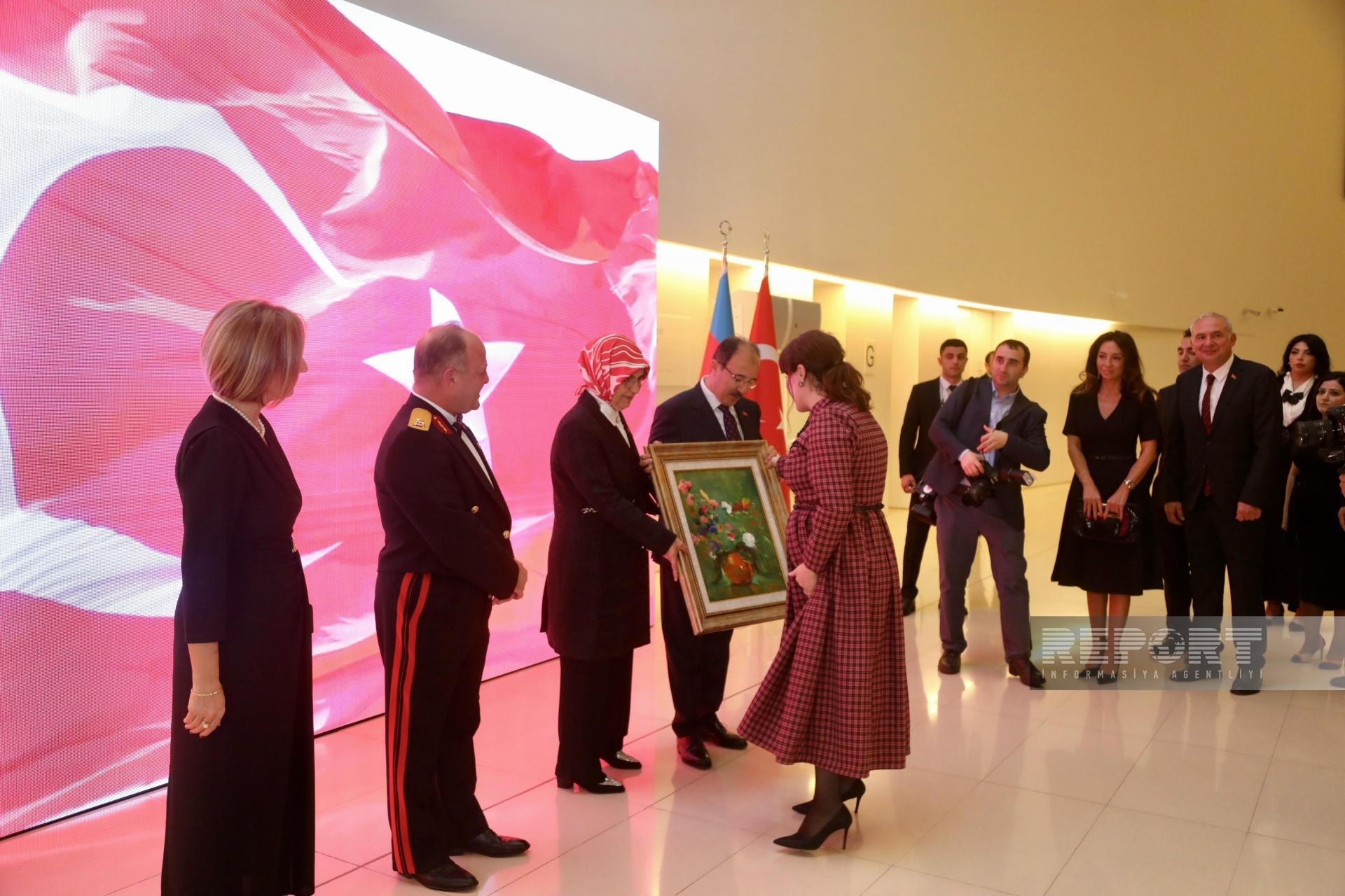 Bakıda Türkiyə Cümhuriyyətinin elan edilməsinin 100 ili münasibətilə rəsmi ziyafət verildi (FOTOLAR/YENİLƏNİB)