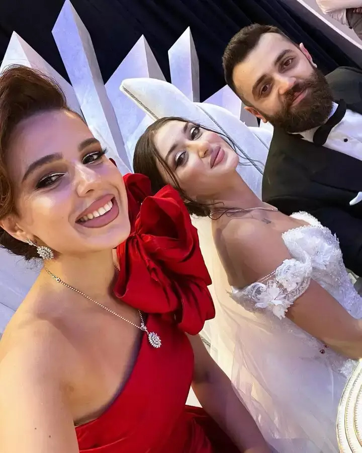 Azərbaycanlı blogerin toyundan görüntülər (FOTO/VİDEO)