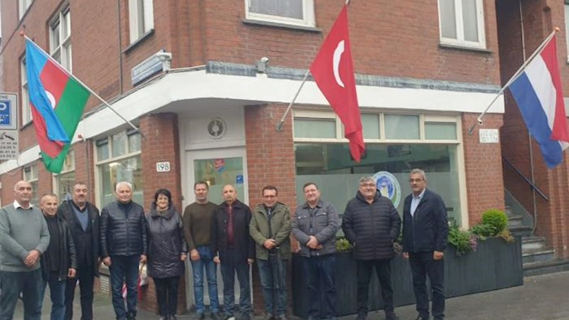 Azərbaycan nümayəndə heyəti ermənilərin gülləbaran etdiyi ofisi ziyarət etdi (FOTO)