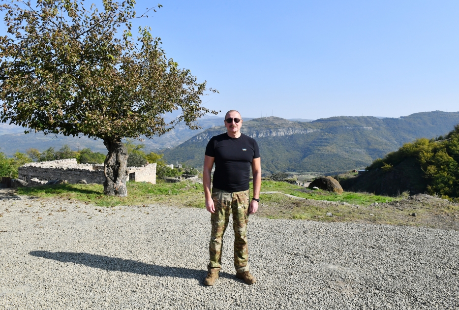 Prezident Xankəndi şəhərinin Kərkicahan qəsəbəsində olub (FOTO)