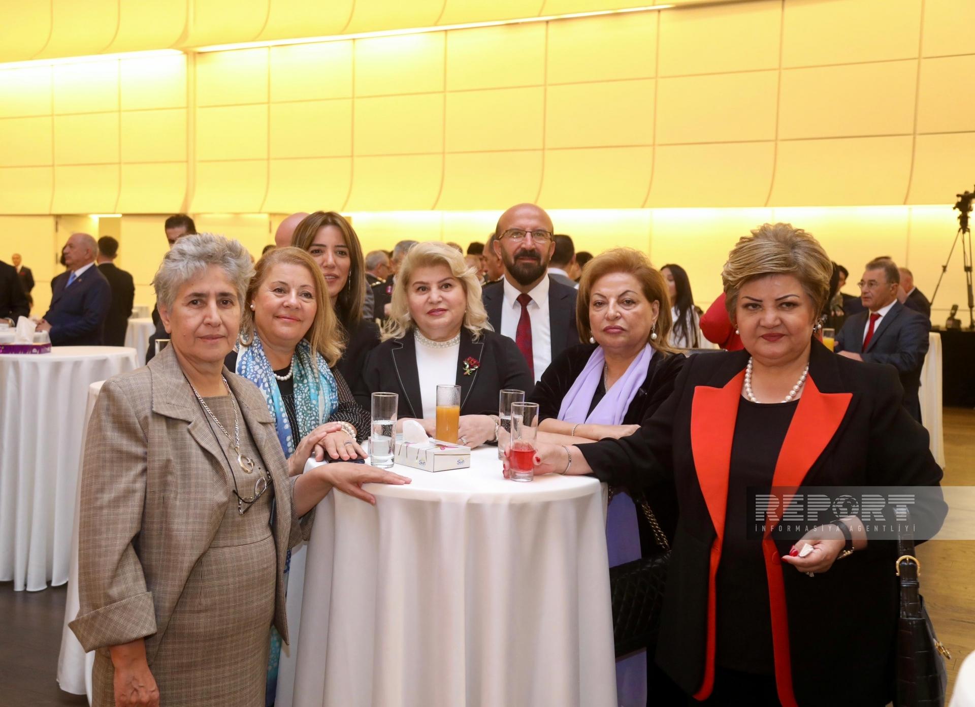 Bakıda Türkiyə Cümhuriyyətinin elan edilməsinin 100 ili münasibətilə rəsmi ziyafət verildi (FOTOLAR/YENİLƏNİB)