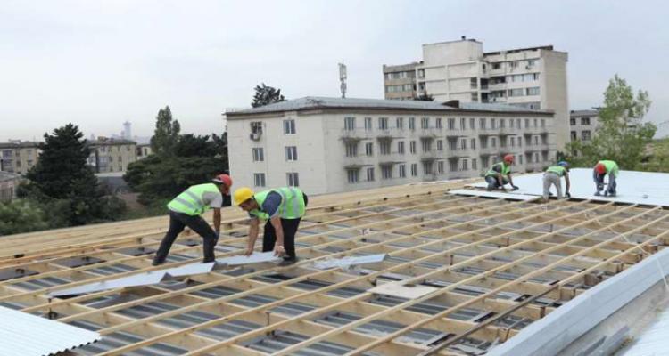 Keyfiyyətsiz beton qalmaqalı, rüşvət ittihamı... - Məşhur şirkət 3,6 milyona məktəb tikəcək