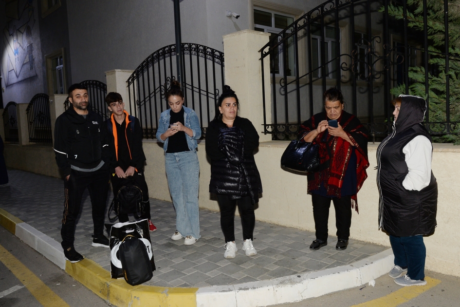 Daha 22 ailə Füzuliyə yola salındı (FOTOLAR)