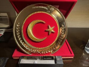 Pərviz Həşimli Rumıniyada mükafat aldı (FOTO)