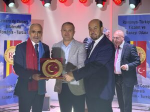 Pərviz Həşimli Rumıniyada mükafat aldı (FOTO)