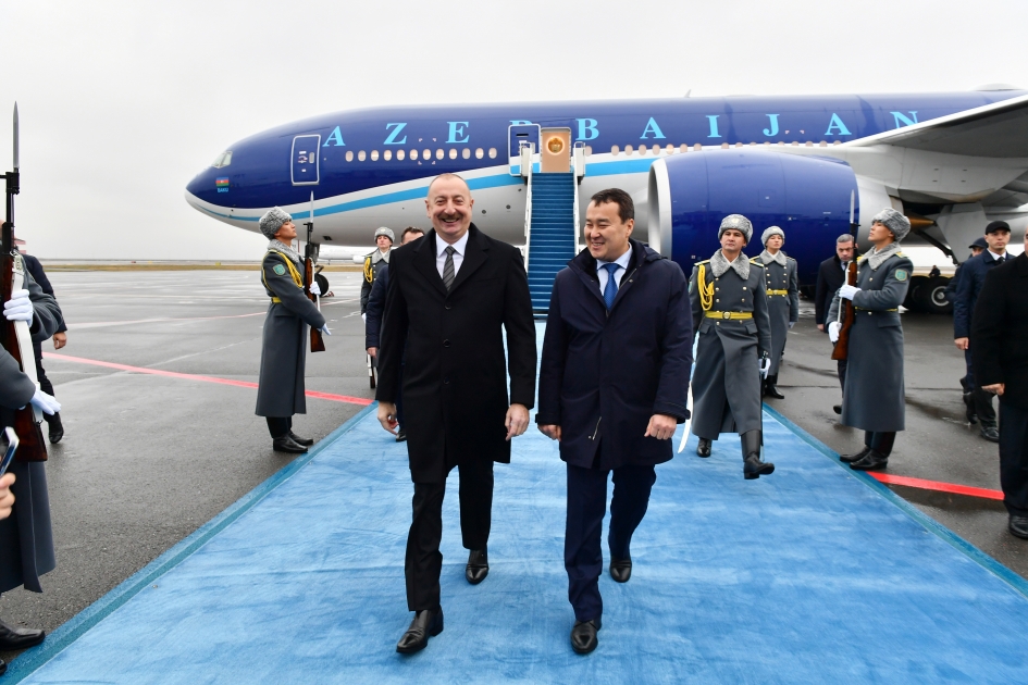 İlham Əliyev Qazaxıstana səfərə yollandı (FOTOLAR)