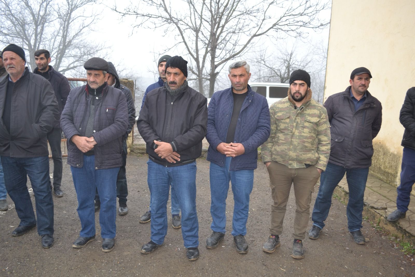 Aksiyaya qatılan 40-a yaxın vətəndaşın problemi 4 nəfər tərəfindən ünvanlandı (FOTO)