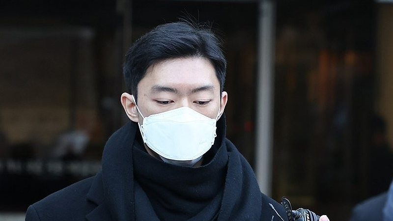 Eks-prezidentin nəvəsi narkotikdən istifadəyə görə 2,5 il cəza aldı