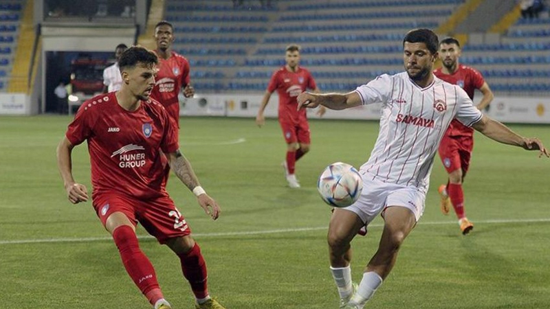 Tovuz stadionunda işıq dirəyi aşdı, Premyer Liqa oyunu dayandırıldı (YENİLƏNİB/VİDEO)