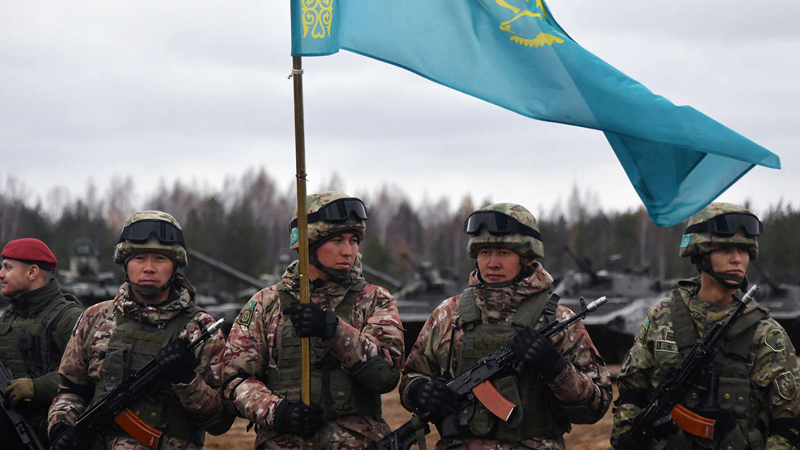 Qazaxıstan dünyadakı vəziyyətə görə xüsusi təyinatlılarını gücləndirir