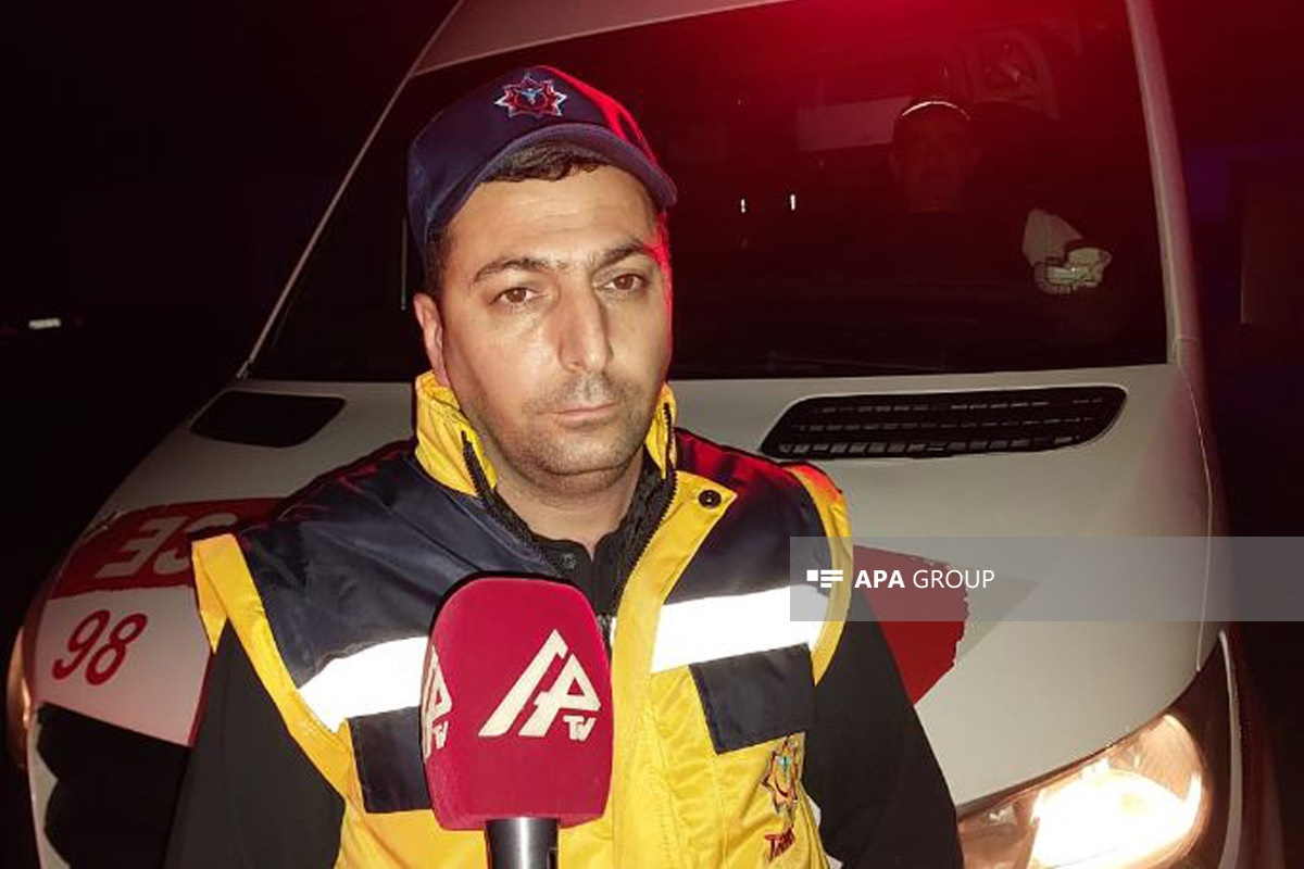 Çağırışa gedən təcili yardım avtomobilinin üzərinə ağac düşdü (FOTO)