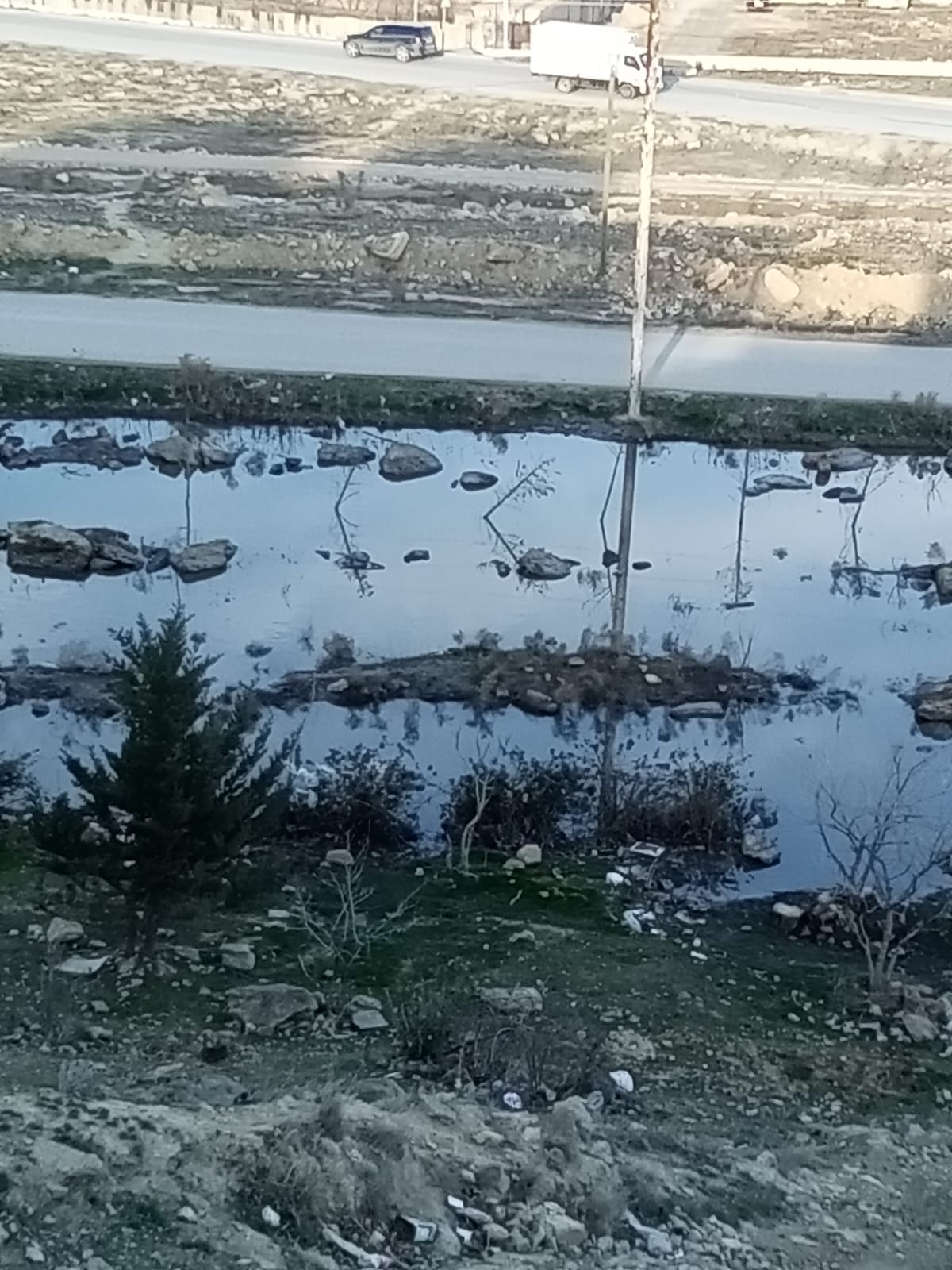 Yeni Ramanıda kanalizasiya problemi: Sakinlər üfunət iyindən evdə otura bilmir (FOTO/VİDEO)
