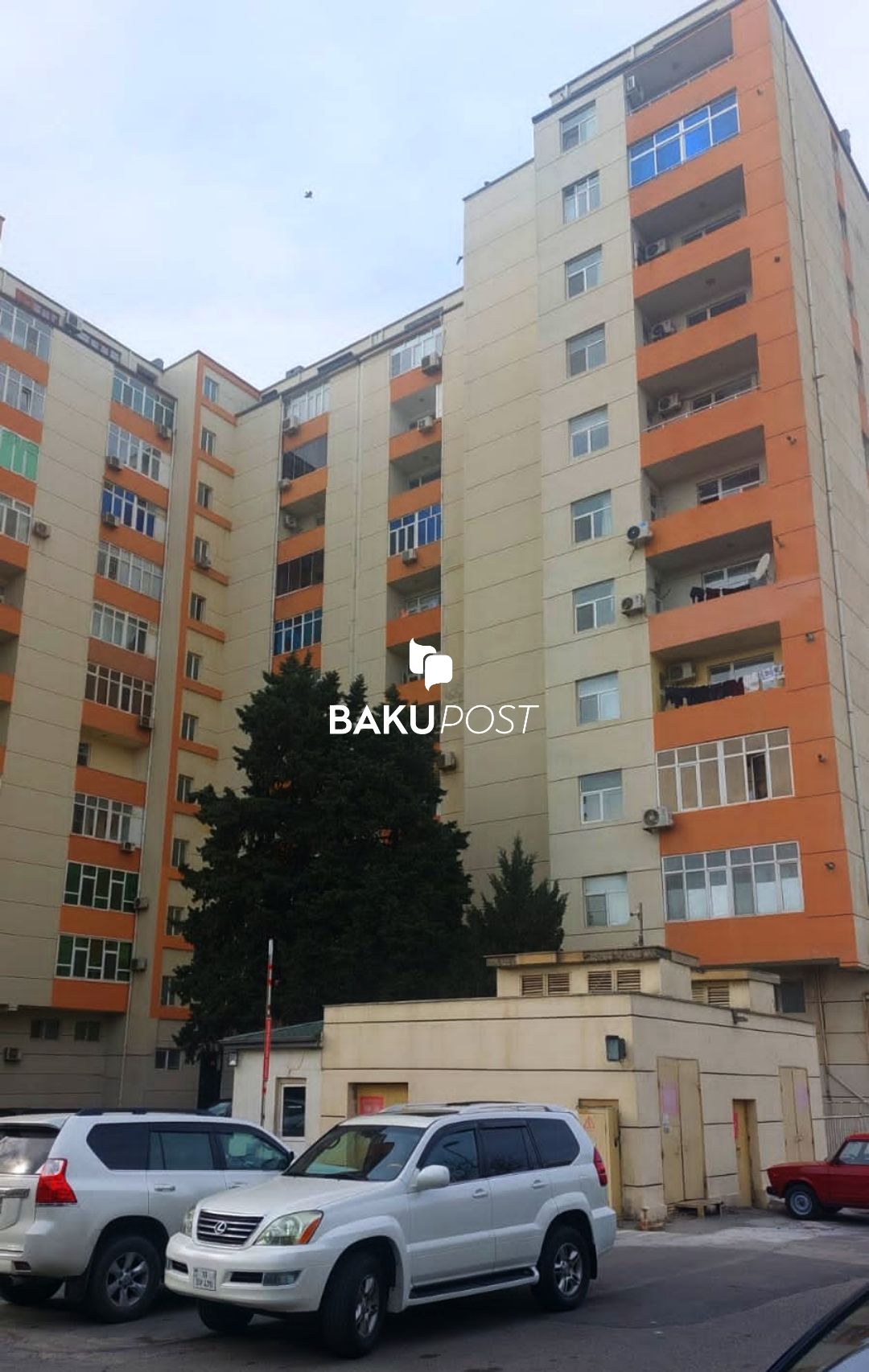 İcra başçısının tikdiyi binada külli miqdarda yeyinti iddiası (FOTO)