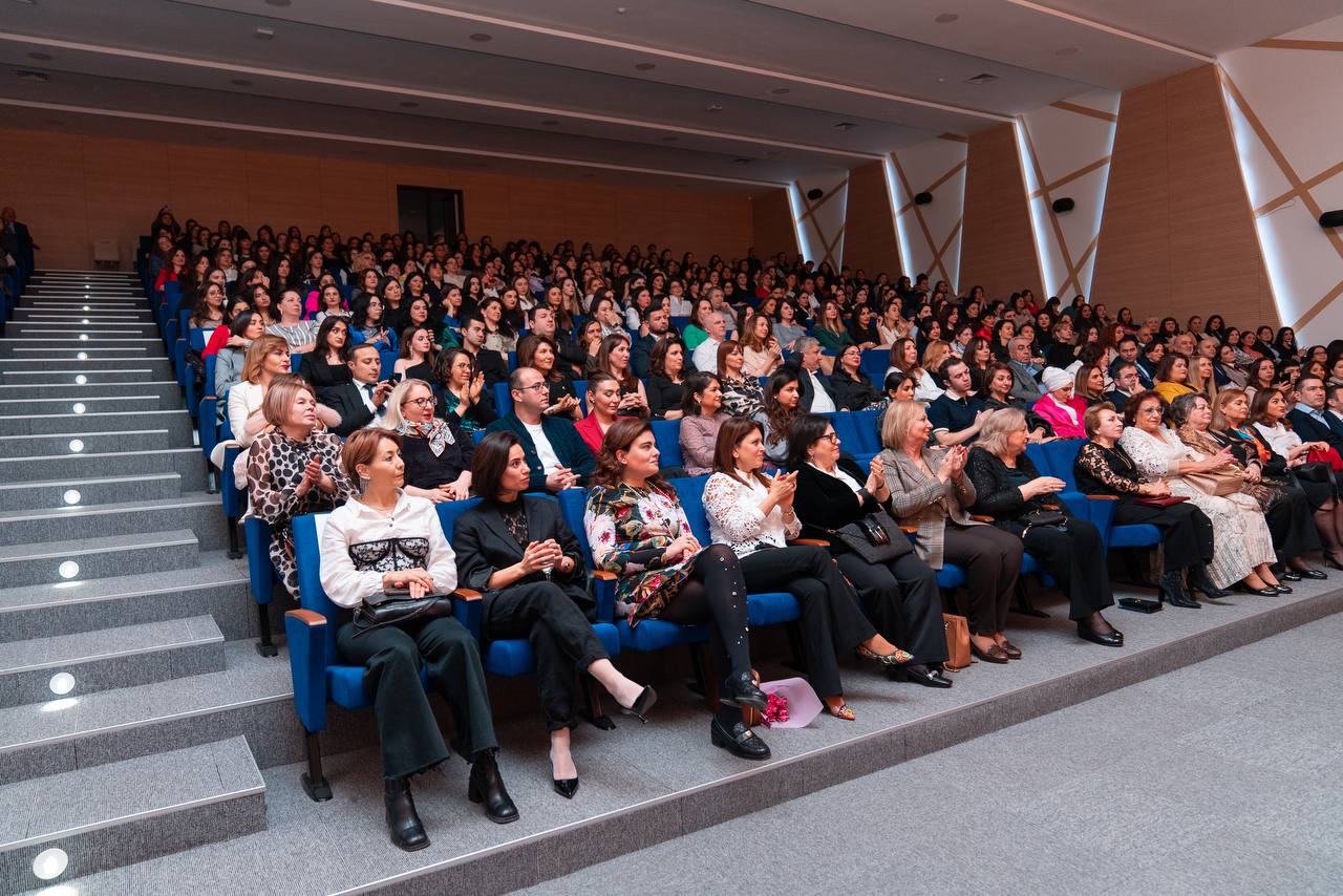 Yelo Bank-da Qadınlar Günü möhtəşəm konsertlə qeyd edilib (FOTO)
