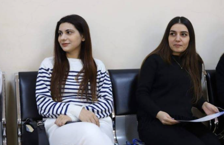 Şagirdlər qrafik dizayn bacarıqlarına yiyələnir (FOTOLAR)