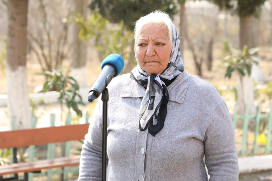 Səmədabad kəndinin sakinləri suallarına 