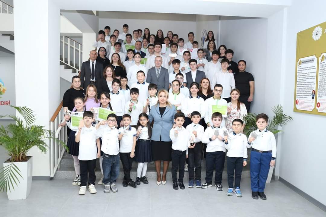 Qalib şagirdlərlə görüş keçirildi (FOTO)