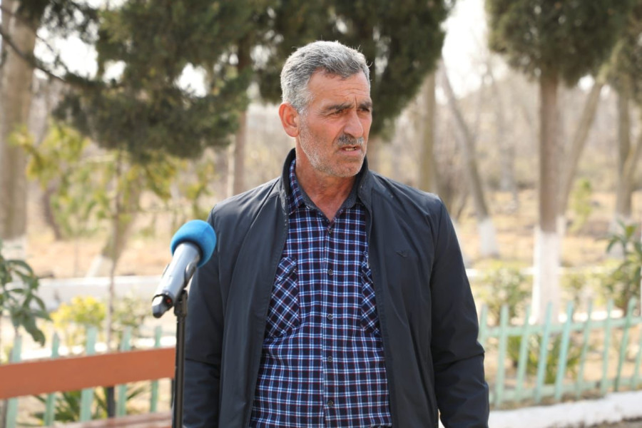 Səmədabad kəndinin sakinləri suallarına 