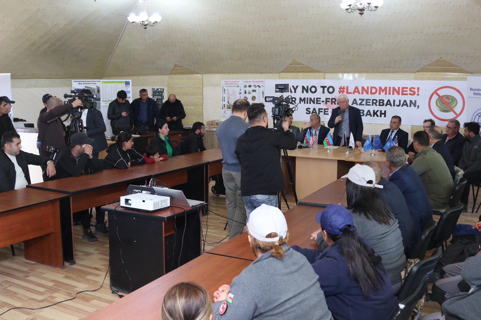 Beynəlxalq Mina Xəbərdarlığı və Mina Aksiyasına Yardım Günü münasibətilə tədbir keçirildi (FOTOLAR)