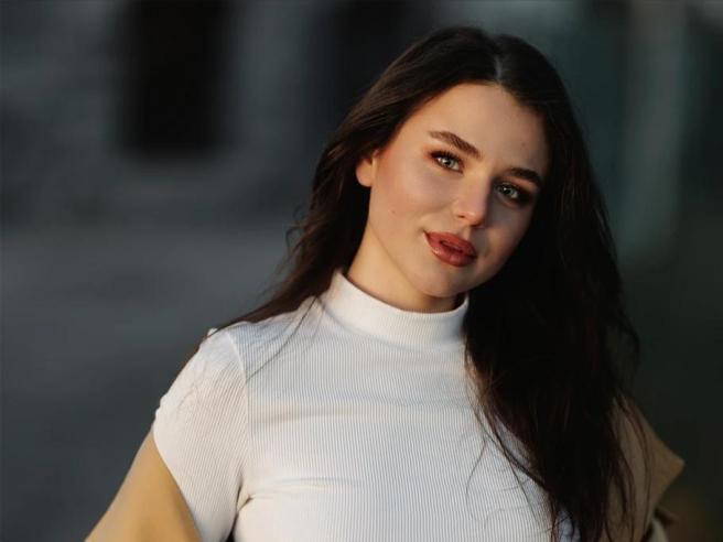 Ukraynalı model "Ferrari" ilə qəzaya düşdü və yanaraq öldü
