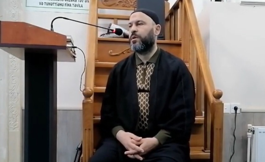 Bakıda məsciddən oğurluq - Axundun seyfindən 20 min apardı, gecə klubunda yedi