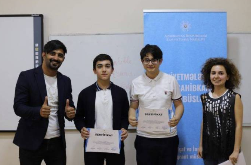 Şagirdlər sosial sahibkarlıq ideyalarının axtarışına təşviq edilib (FOTO)