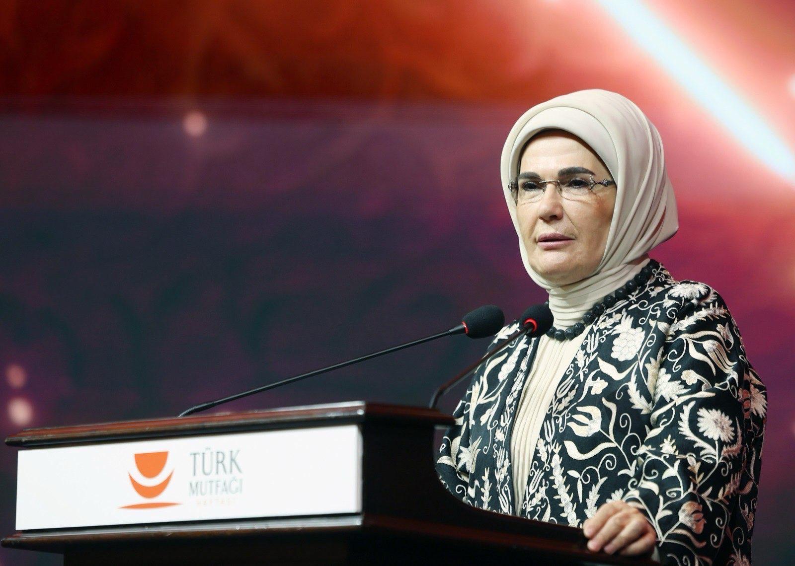 "Əsrlik Dadların Görüşmə Nöqtəsi: Yeddi Bölgədə Türk Mətbəxi" Prezidentlik Kompleksində sərgilənib