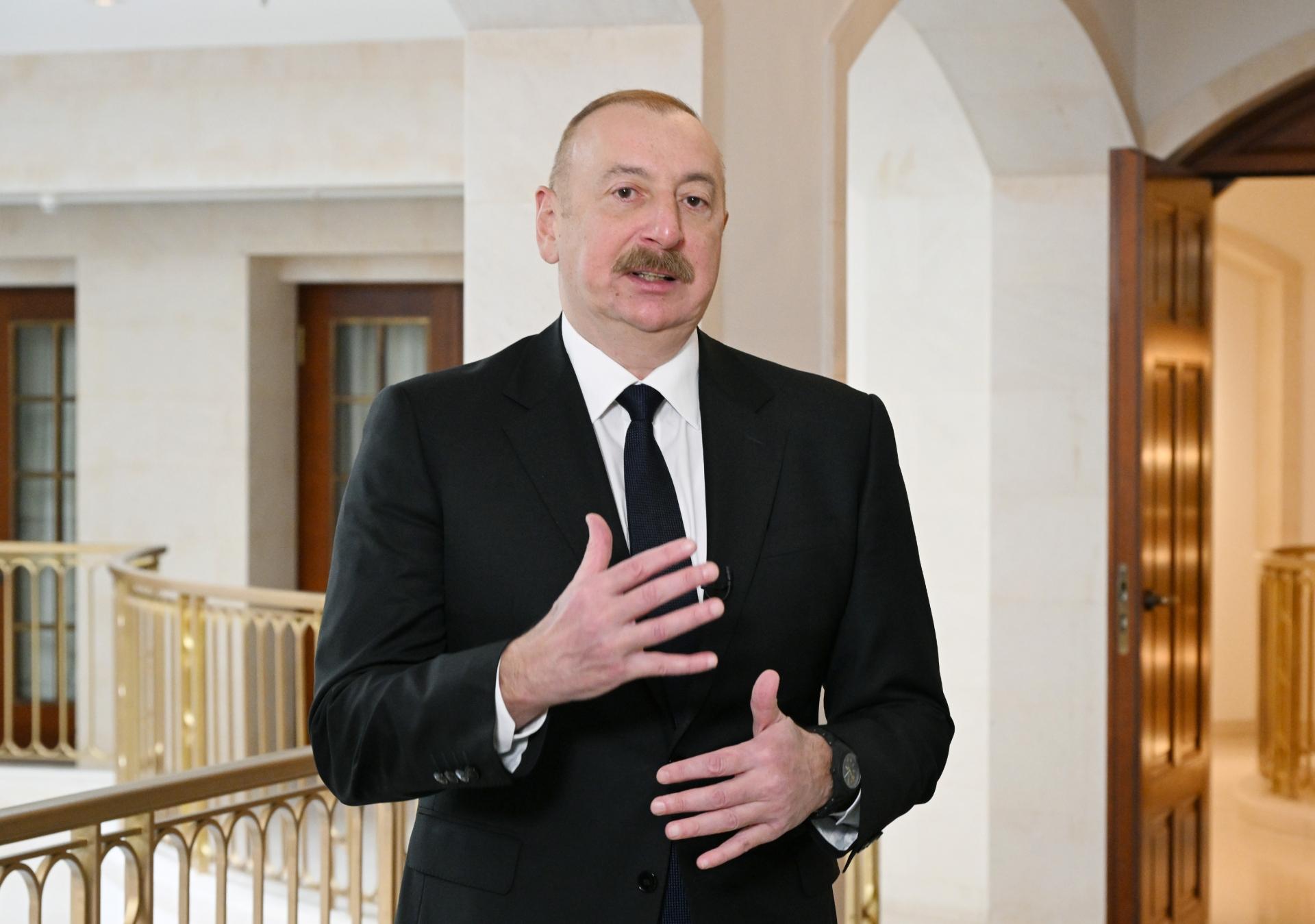 İlham Əliyev "Euronews"a müsahibə verdi (FOTO)
