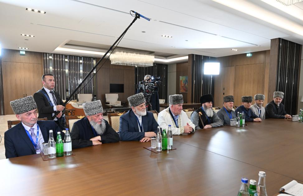 İlham Əliyev Rusiyanın Şimali Qafqaz regionunun müftilərini qəbul etdi (YENİLƏNİB)