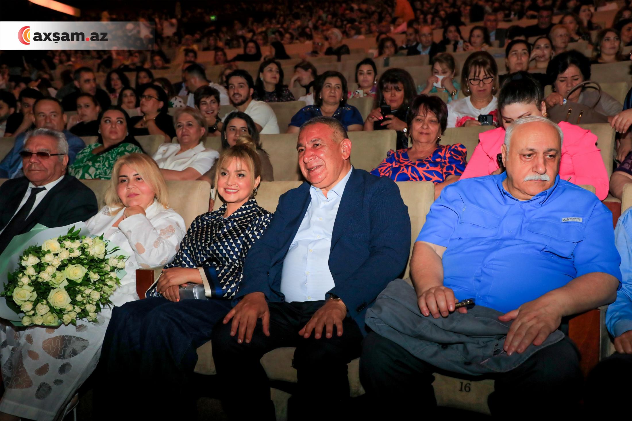 Xanım İsmayılqızının gecəsinə yığışdılar (FOTOLAR)