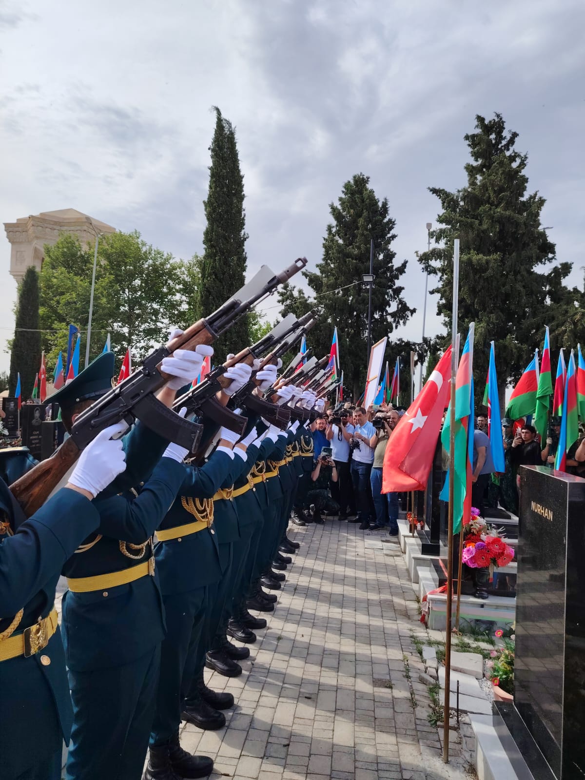 Şəhid sərhədçilərin vida mərasimi (FOTOLAR)