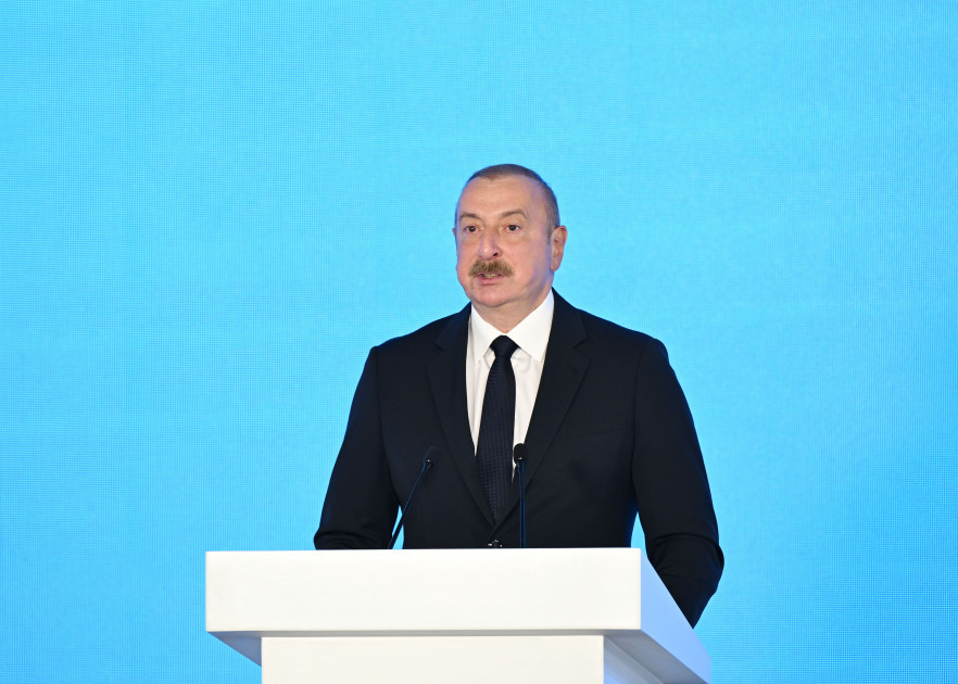 İlham Əliyev Bakı Enerji Həftəsi çərçivəsində sərgilərin açılışında çıxış etdi (FOTOLAR/YENİLƏNİB)