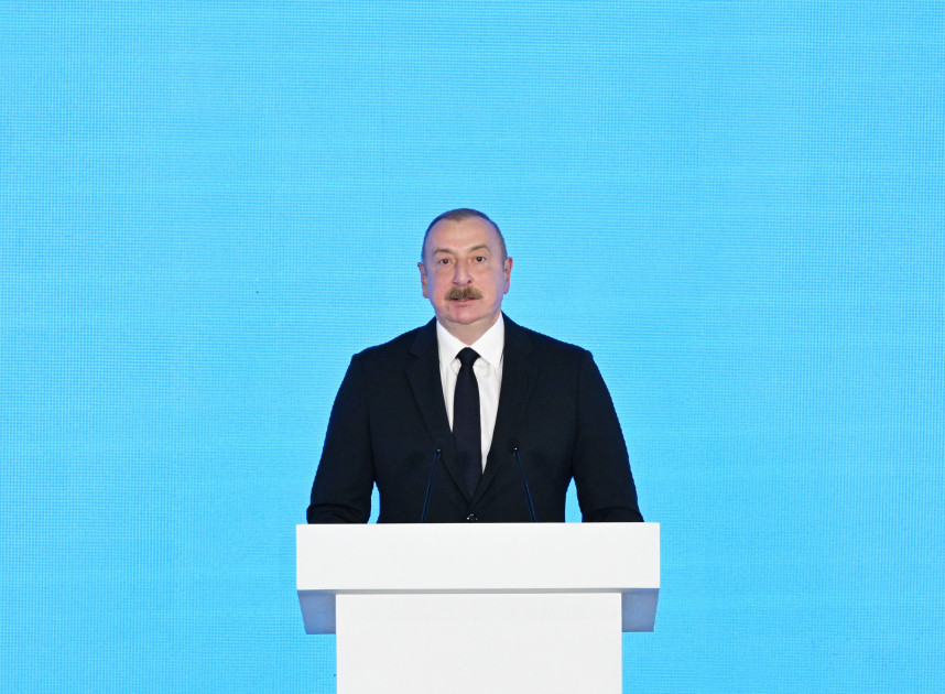 İlham Əliyev Bakı Enerji Həftəsi çərçivəsində sərgilərin açılışında çıxış etdi (FOTOLAR/YENİLƏNİB)