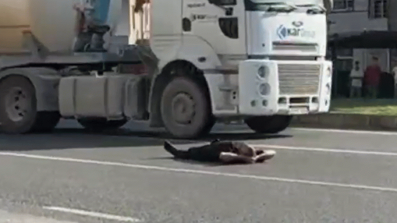 Bakıda yolda uzanan şəxs həbs edildi: 