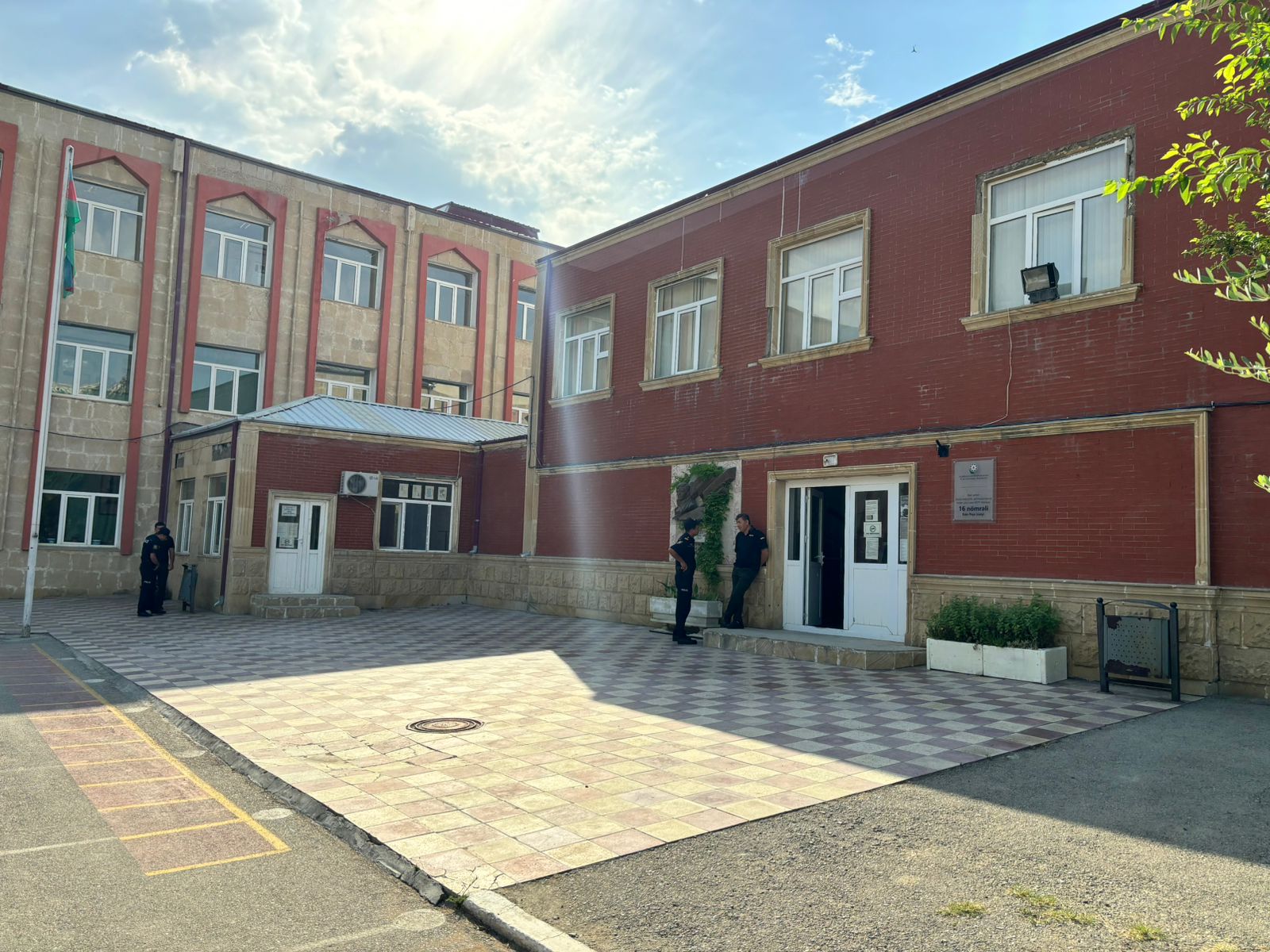 Bakı peşə liseyindən şikayət: 