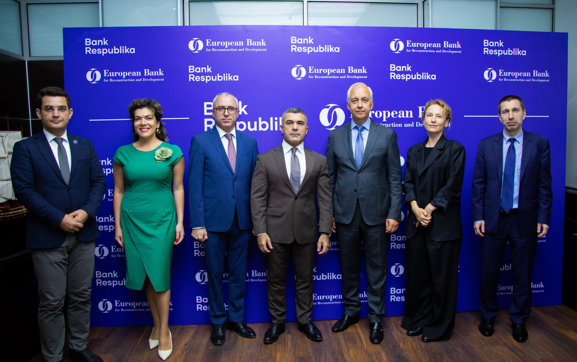 "Bank Respublika"da İŞLƏR ƏLADIR!