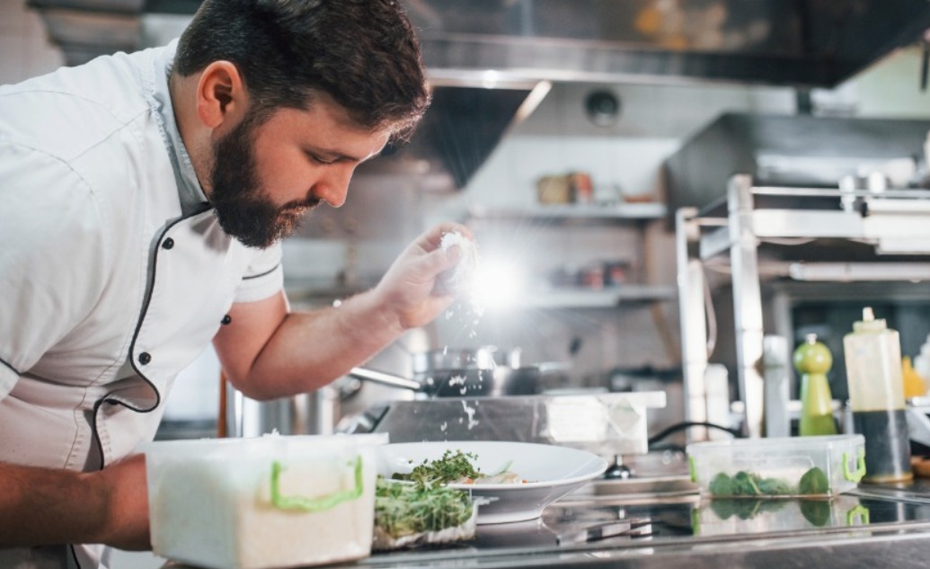 Tanınmış restoranlar MICHELIN Guide İstanbul, İzmir, Muğla 2025 seçiminə qoşuldu