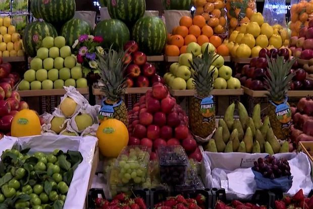 Bakıda bazarda 200 manata meyvə satılır (VİDEO)