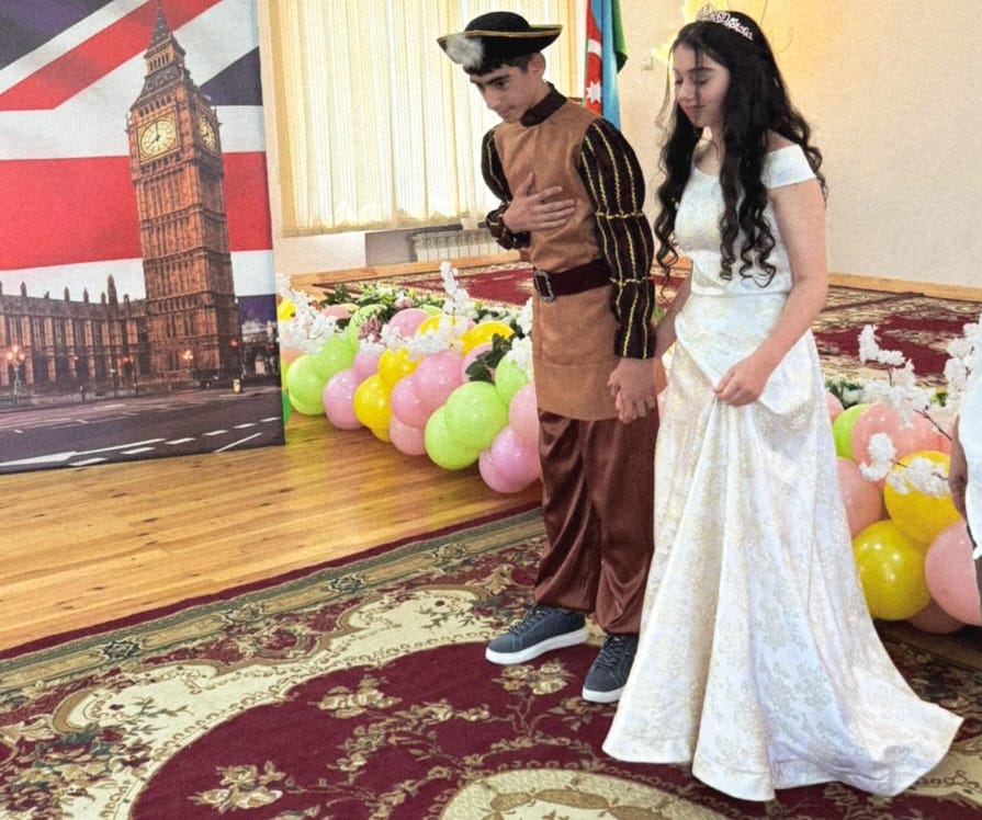 100 nömrəli tam orta məktəbdə 